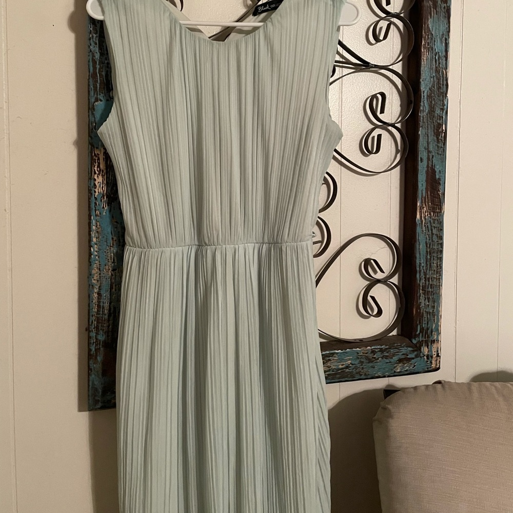 Pleated dress - Picture 2 of 2